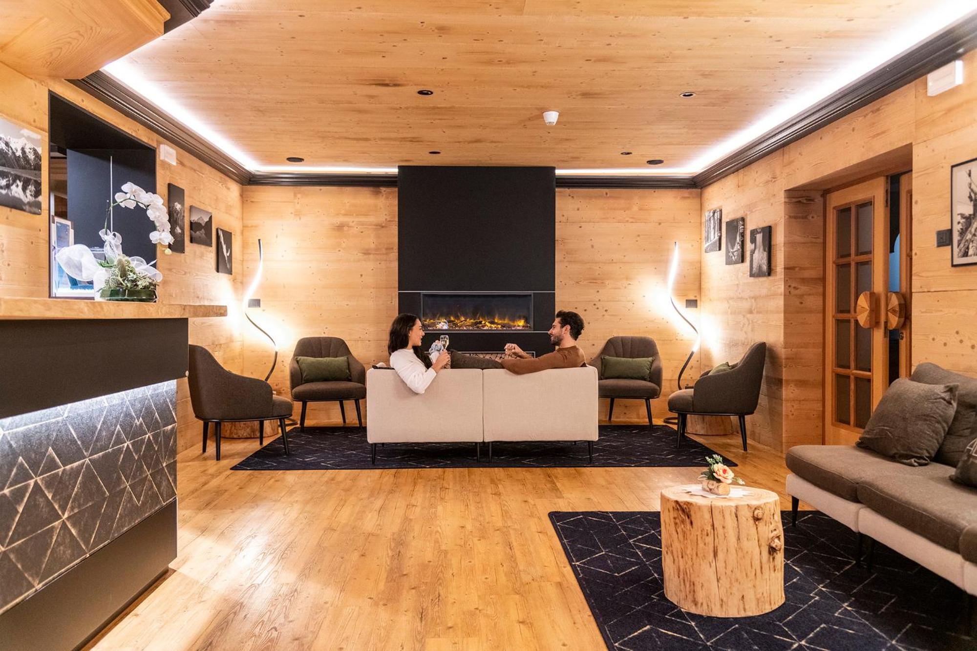 Hotel Alpino Wellness & Spa ペーイオ・フォンティ エクステリア 写真