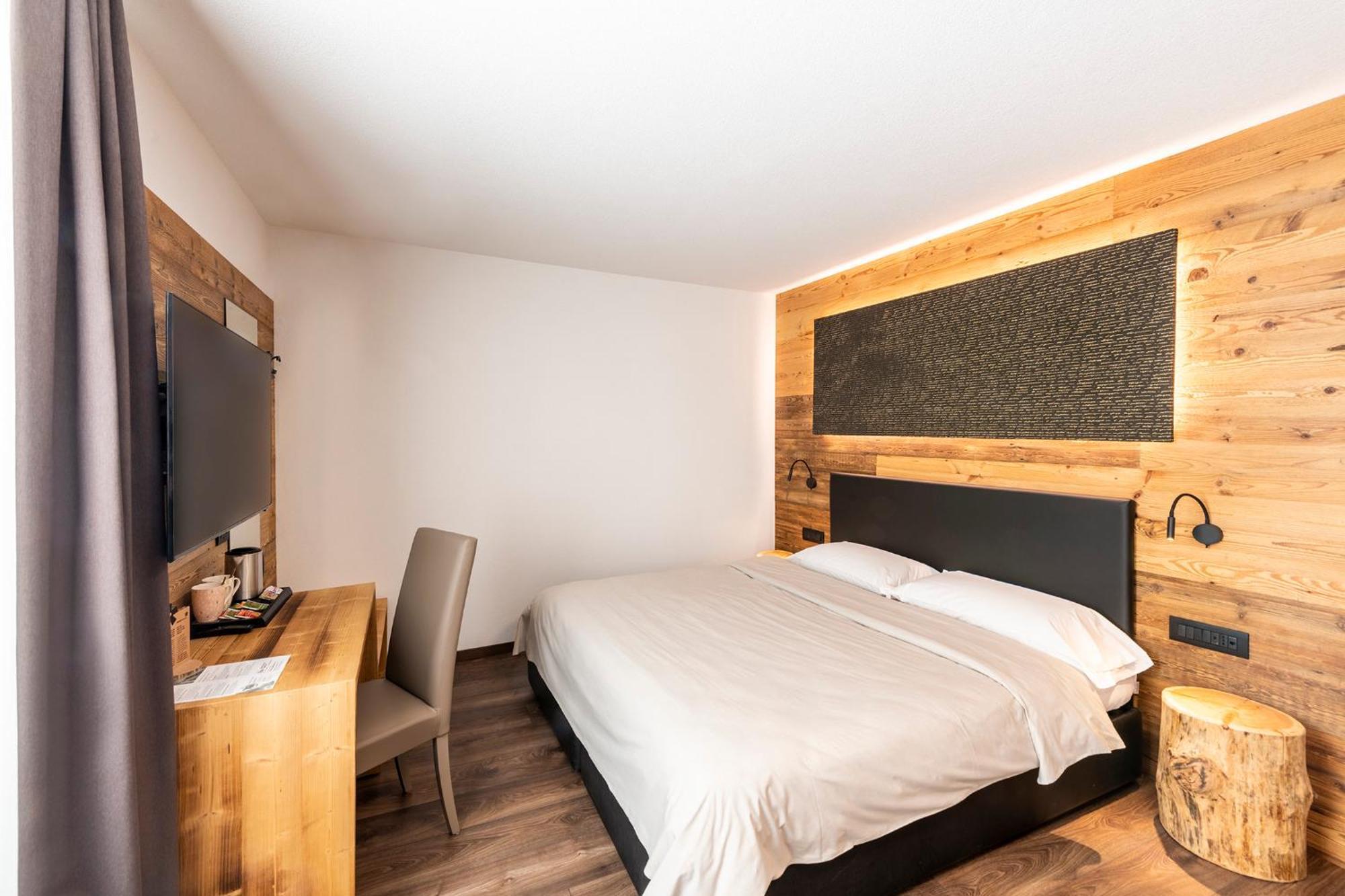 Hotel Alpino Wellness & Spa ペーイオ・フォンティ エクステリア 写真