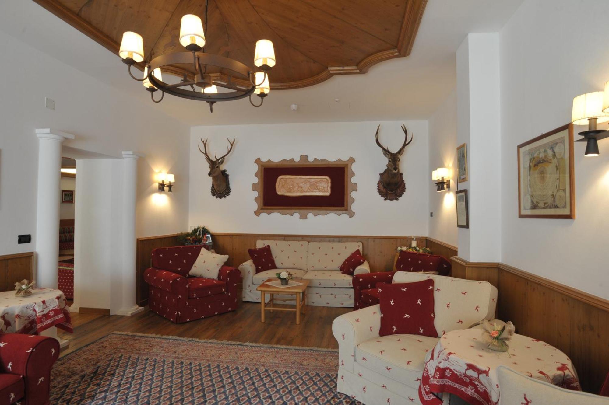 Hotel Alpino Wellness & Spa ペーイオ・フォンティ エクステリア 写真
