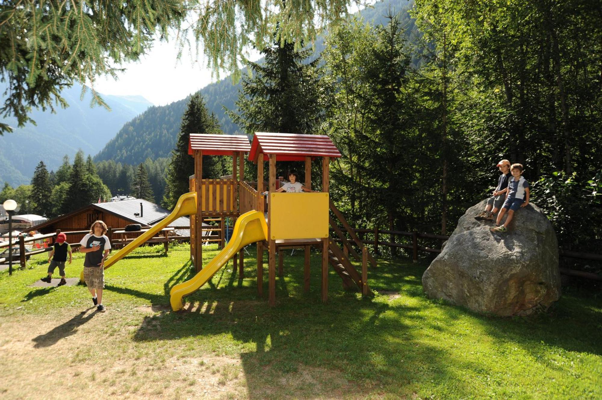 Hotel Alpino Wellness & Spa ペーイオ・フォンティ エクステリア 写真